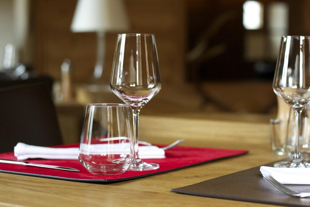 Hotel Walliserkanne Grachen Ngoại thất bức ảnh