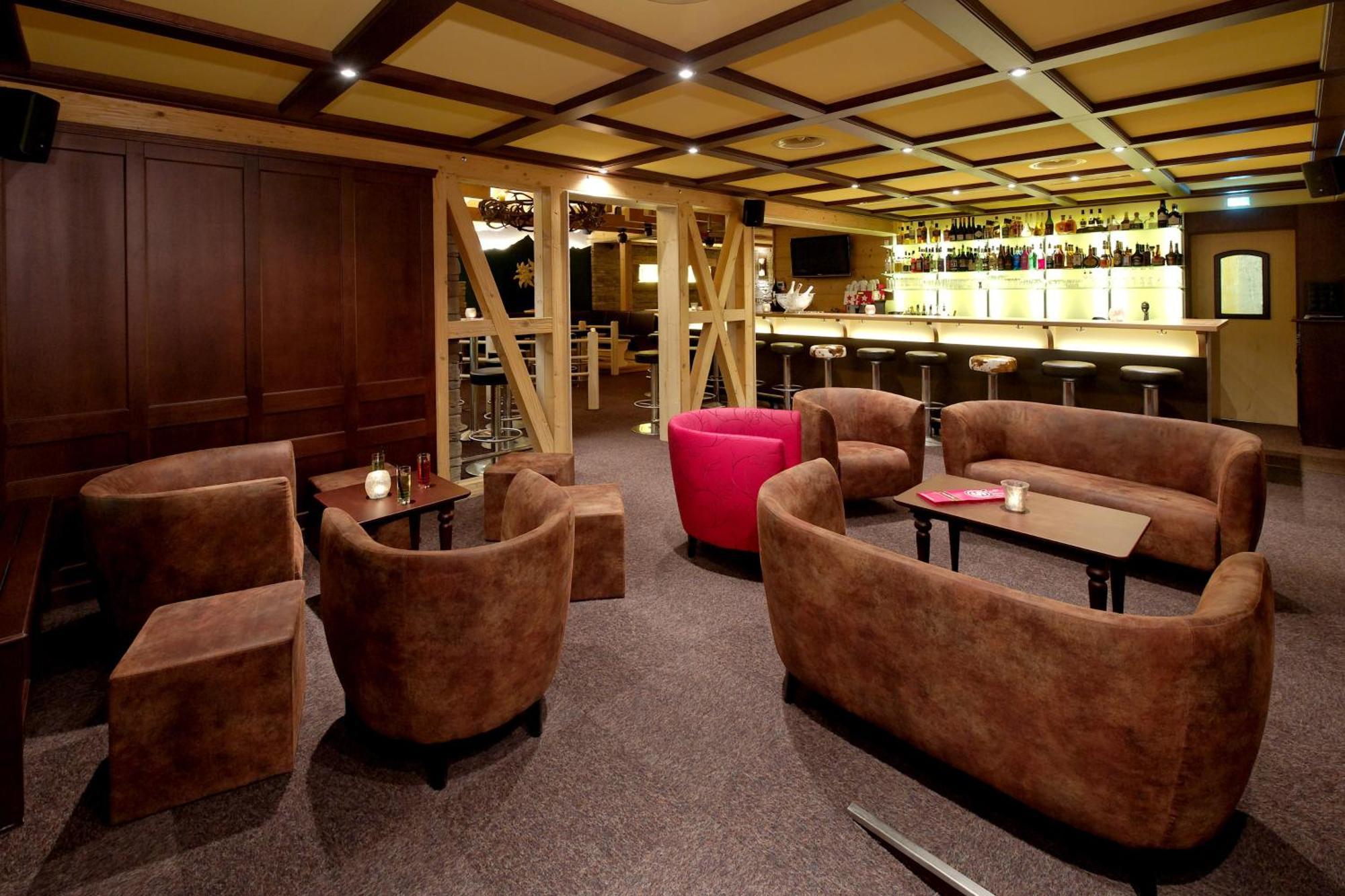 Hotel Walliserkanne Grachen Ngoại thất bức ảnh