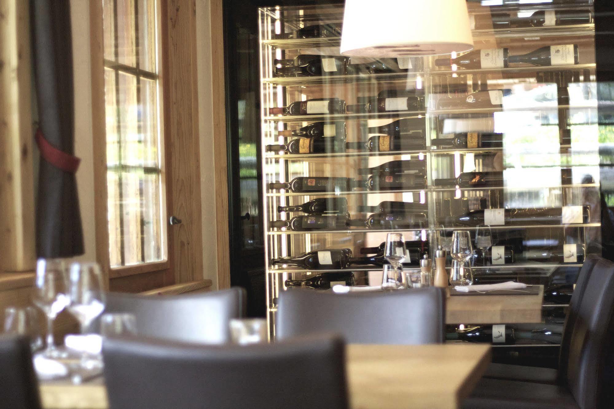 Hotel Walliserkanne Grachen Ngoại thất bức ảnh