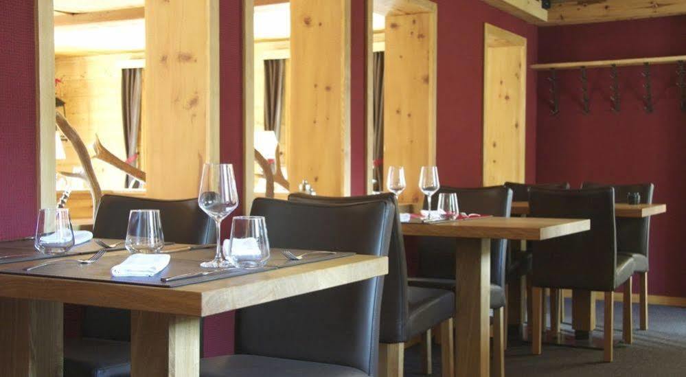 Hotel Walliserkanne Grachen Ngoại thất bức ảnh